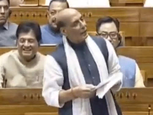 ऑपरेशन सिंदूरवरील चर्चेचे मोमेंट्स: लल्लन सिंह यांनी दहशतवाद्यांना शहीद म्हटले; युद्धबंदीवर राहुल यांनी राजनाथ यांना विचारले- तुम्ही हल्ले का थांबवले? ऑपरेशन सिंदूरवरील चर्चेचे मोमेंट्स: लल्लन सिंह यांनी दहशतवाद्यांना शहीद म्हटले; युद्धबंदीवर राहुल यांनी राजनाथ यांना विचारले- तुम्ही हल्ले का थांबवले?