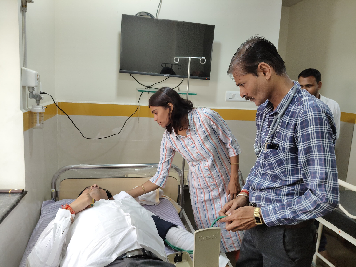 काँग्रेस खासदारांच्या गाडीला अपघात: उमरेड फाट्याजवळ पहाटेची घटना; नक्षलप्रभावित भाग असूनही सुरक्षा नसल्याचा आरोप - Nagpur News