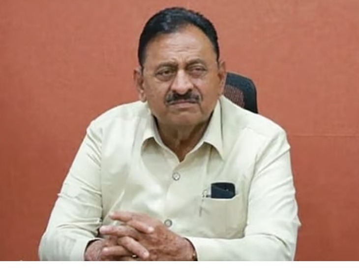 साखरेचे भाव ७० रुपयांवर! दरवाढ रोखण्यासाठी सहकार मंत्र्यांचा केंद्राला मोठा प्रस्ताव साखरेचे भाव ७० रुपयांवर! दरवाढ रोखण्यासाठी सहकार मंत्र्यांचा केंद्राला मोठा प्रस्ताव