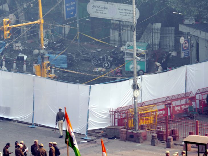 दिल्ली स्फोट: कारमध्ये असलेल्या डॉ. उमरचा DNA मॅच: स्फोटाचे सर्वात जवळचे CCTV फुटेज मिळाले; सिग्नलवरील स्फोटात 20+ वाहनांच्या चिंधड्या उडाल्या दिल्ली स्फोट: कारमध्ये असलेल्या डॉ. उमरचा DNA मॅच: स्फोटाचे सर्वात जवळचे CCTV फुटेज मिळाले; सिग्नलवरील स्फोटात 20+ वाहनांच्या चिंधड्या उडाल्या