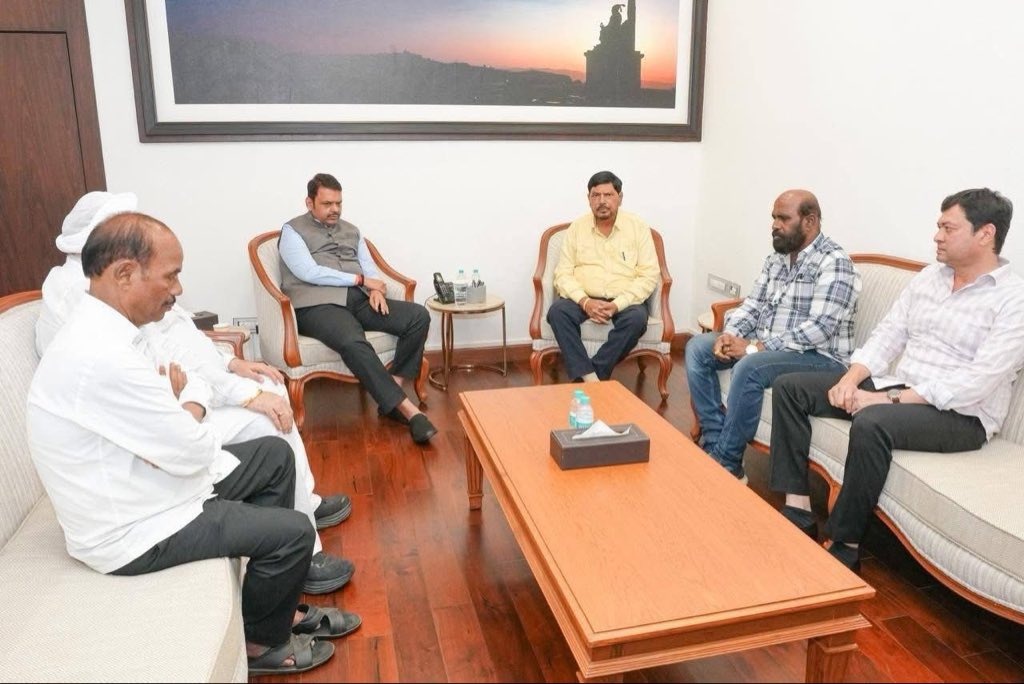 रामदास आठवले यांनी मुख्यमंत्री देवेंद्र फडणीस यांची मंगळवारी भेट घेतली होती.