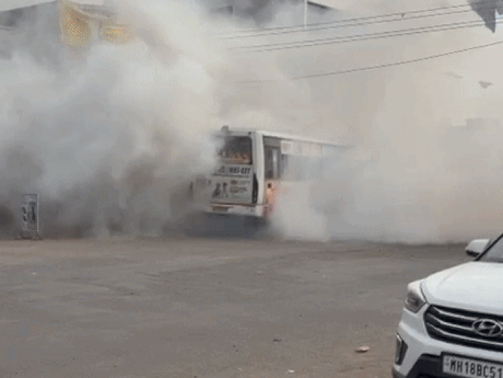 वेरूळमध्ये शहर बसच्या इंजिनचा स्फोट