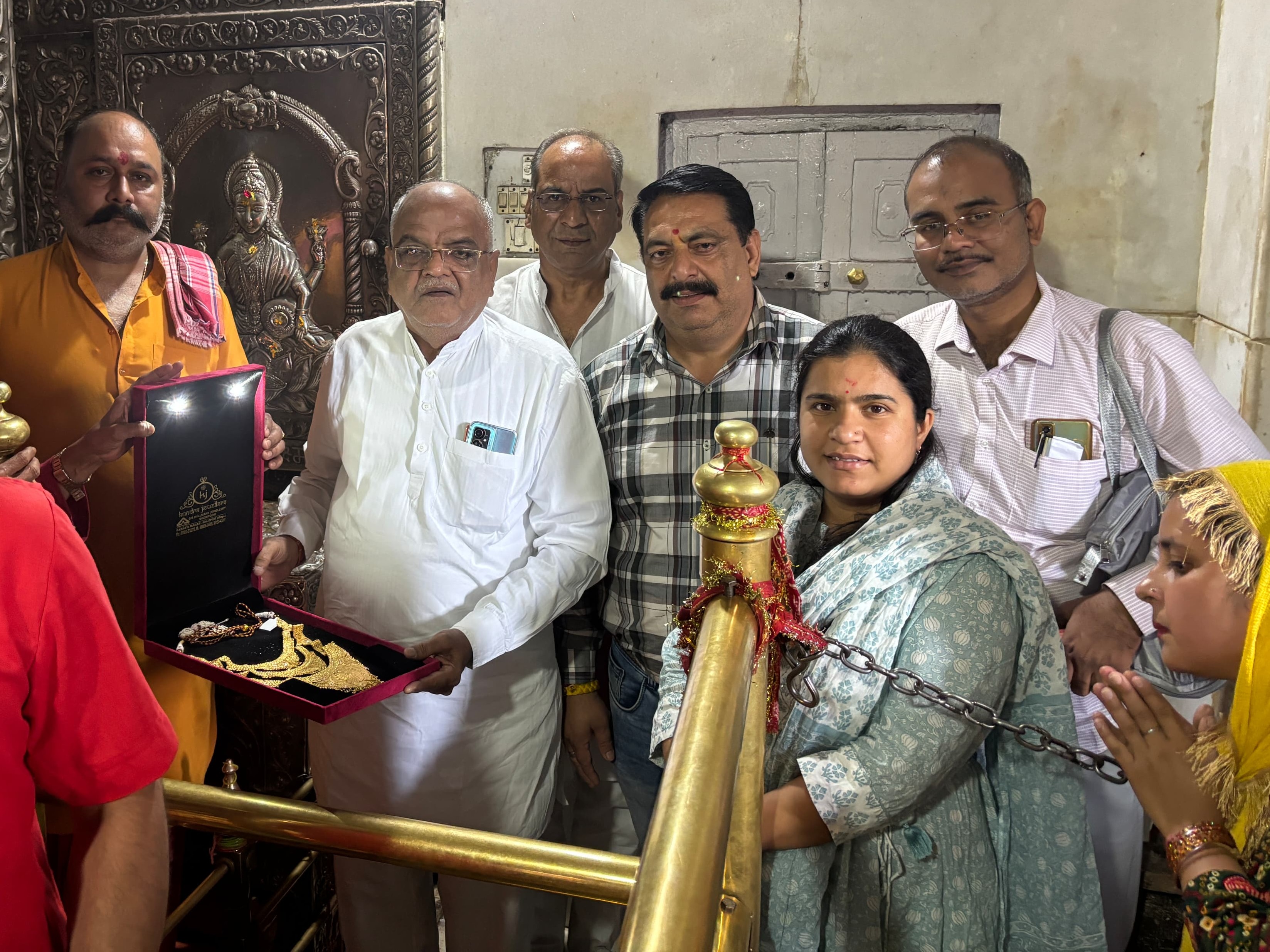 Maharashtra Devotee Offers 100g Gold Har to Mata Brajeshwari