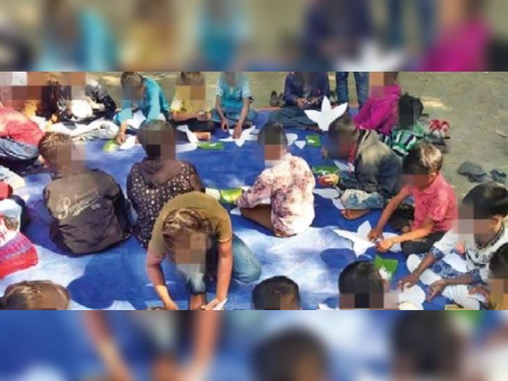 दर रविवारी येथे मुलींकडून वेगवेगळे उपक्रम करून घेतले जातात. - Divya Marathi