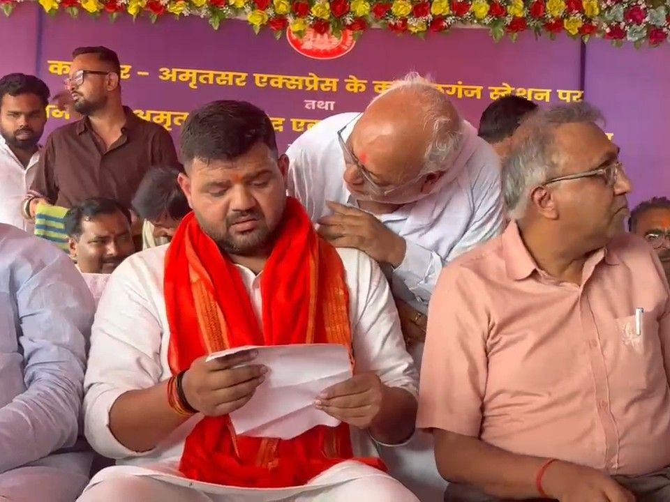 राम मंदिरातील देणगी चोरी प्रकरणी 3 तक्रारी, अद्याप FIR नाही: DM-SSP सोबत SIT मंदिरात पोहोचली, काल 42 संशयितांची चौकशी केली होती राम मंदिरातील देणगी चोरी प्रकरणी 3 तक्रारी, अद्याप FIR नाही: DM-SSP सोबत SIT मंदिरात पोहोचली, काल 42 संशयितांची चौकशी केली होती