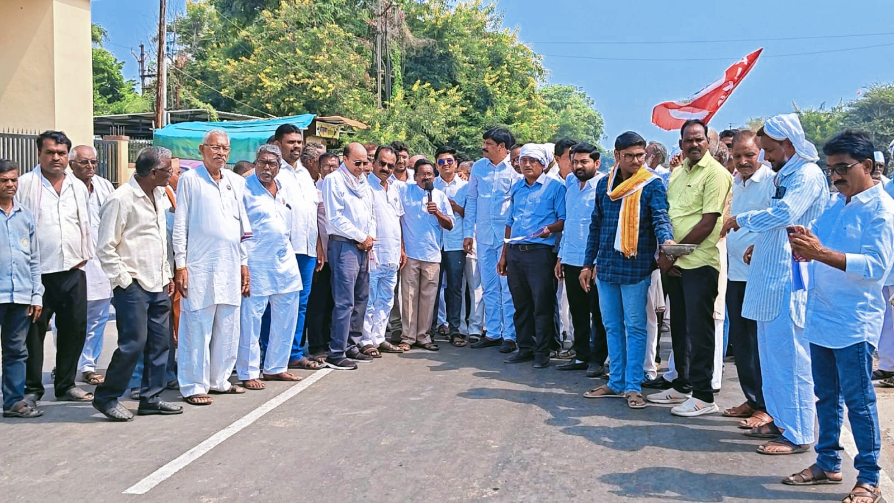 Outcry. Demand to pay Rs 50,000 per acre to farmers, Rs 25,000 to farm ...