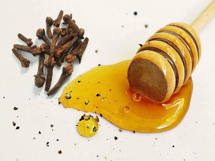 health benefits of eating honey with clove મધ અને લવિંગ સાથે ખાવાથી આ