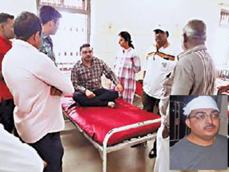 two person attack on doctor in hospital chamber at talaja