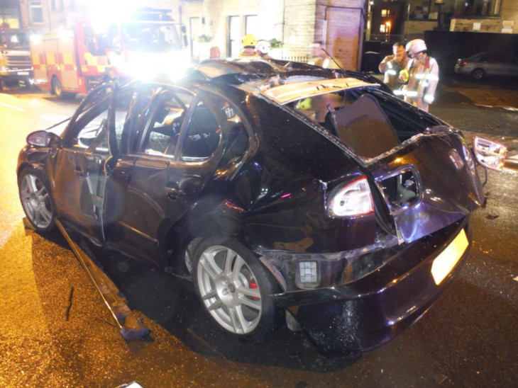 ઇંગ્લેન્ડની વ્યક્તિએ કારમાં એર ફ્રેશનર છાંટીને સિગારેટ સળગાવતા કારમાં