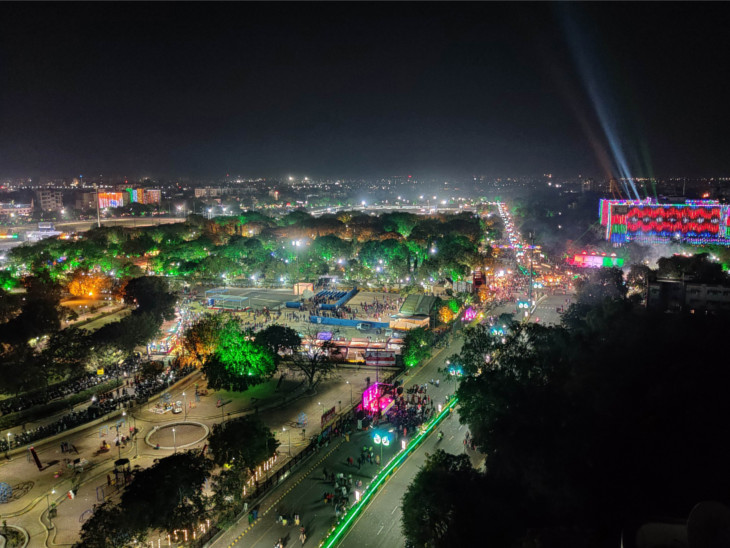 The green Rajkot appeared in the colorful light કલરફૂલ રોશનીમાં