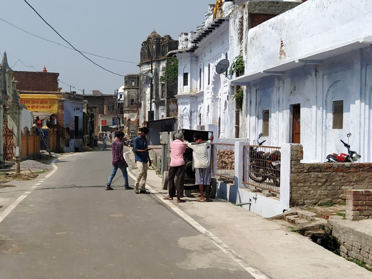 કનક ભવનથી રામ જન્મભૂમિનો બીજો મુખ્ય રસ્તો.