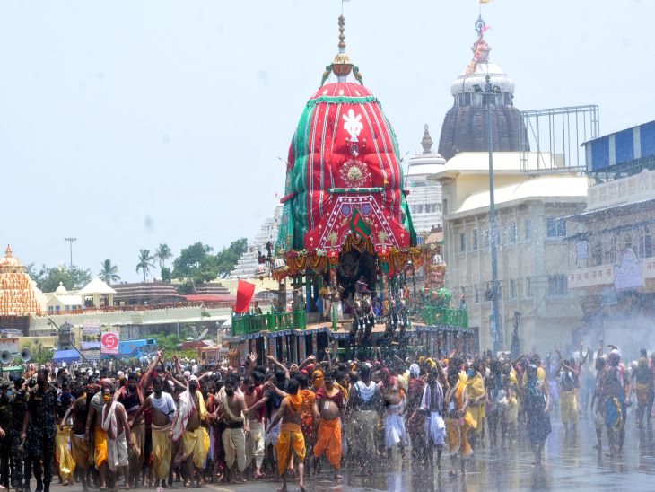 યાત્રા શરૂ થતાં પહેલાં અને સંપૂર્ણ યાત્રા દરમિયાન તે સંપૂર્ણ રસ્તાને ઓરિસ્સા ફાયર સર્વિસના જવાનો સેનેટાઇઝ કરતાં રહ્યાં. ત્રણ ફાયર ટેન્ડરની ગાડીઓ સતત યાત્રા માર્ગને ધોતી રહી. પુરીના વિધાયક જયંત ષાડંગીએ જણાવ્યું કે, યાત્રા સંપૂર્ણ વિધાન સાથે પૂર્ણ થઇ અને સુપ્રીમ કોર્ટના આદેશ પ્રમાણે જ સંપન્ન થઇ.