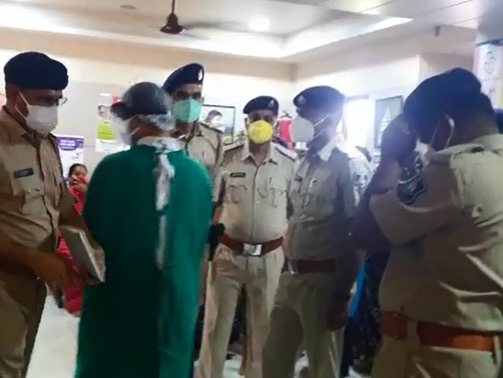 વેદાંત હોસ્પિટલમાં પહોંચેલી પોલીસ