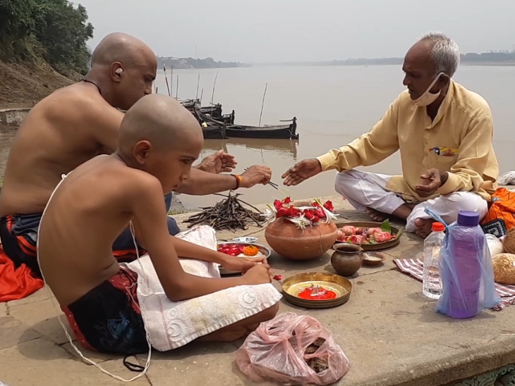 ચાણોદ ખાતે વિધિ શરૂ થતાં શ્રદ્ધાળુઓ પહોંચ્યા હતા
