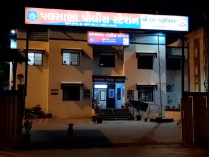 પોલીસે ઝારખંડની યુવતીઓને લાવનાર મંજુબેન નામની મહિલાની અટકાયત કરી