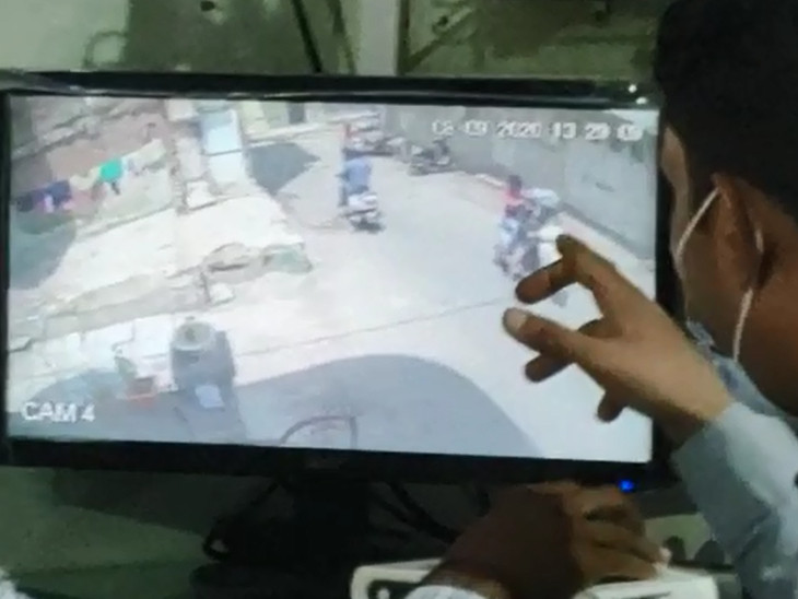 ઘરની બહારના CCTVમાં હુમલોખોરો કેદ થઇ ગયા