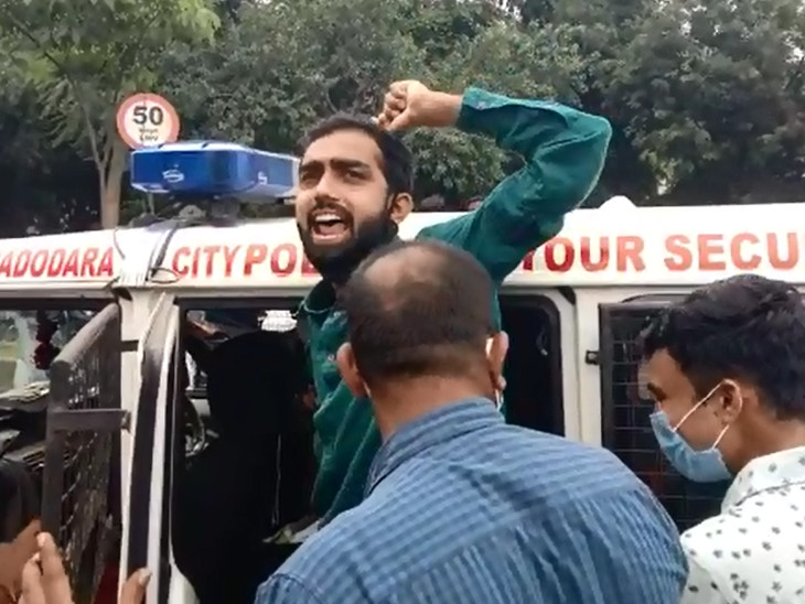 પોલીસ કોંગ્રેસના કાર્યકરોની અટકાયત કરી