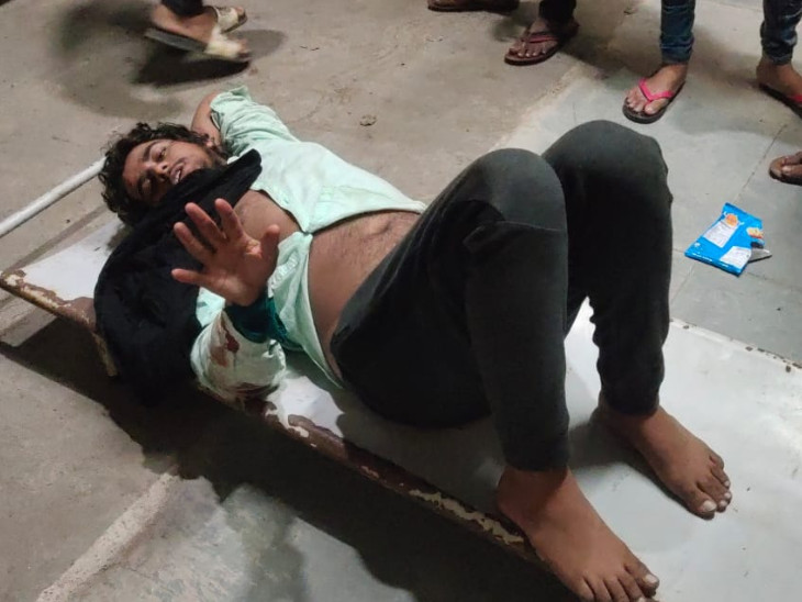 ઇજાગ્રસ્ત યુવાન