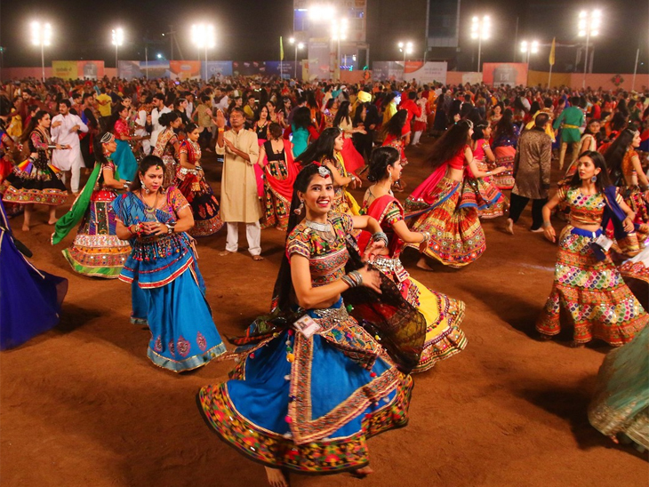 કોરાનાને કારણે નવરાત્રી ન થવાથી સાઉન્ડ-લાઇટ, કેટરિંગ, સિક્યોરિટીના ધંધાને રૂ. 50 કરોડનું નુકસાન.