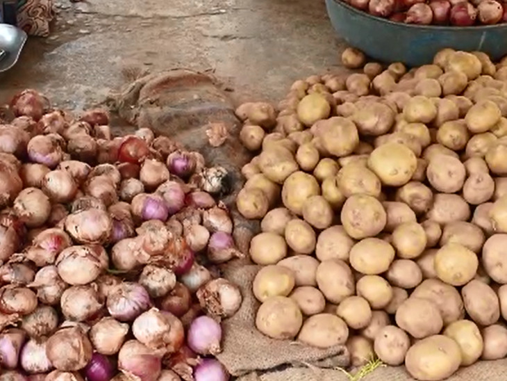 Prices of vegetables skyrocketed to Rs 60 per kg and potatoes to Rs 50