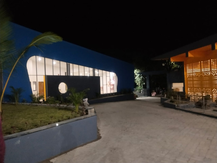 ગિરનાર રોપવે માટે 9 ટાવર ઊભા કરવામાં આવ્યા છે.