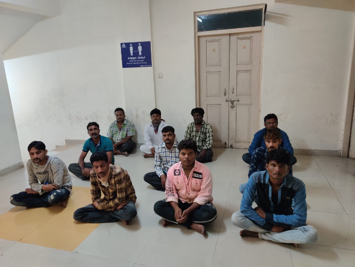 પોલીસે ઝડપેલા શખ્સો