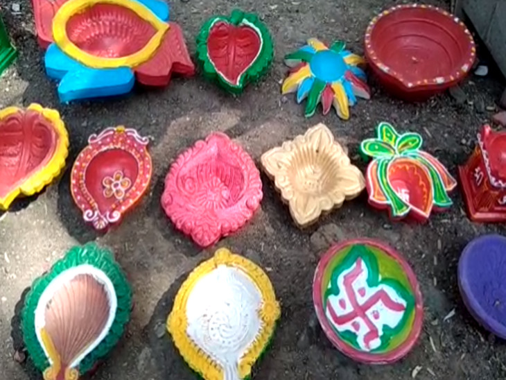 બજારમાં અવનવા કોડિયા જોવા મળી રહ્યાં છે