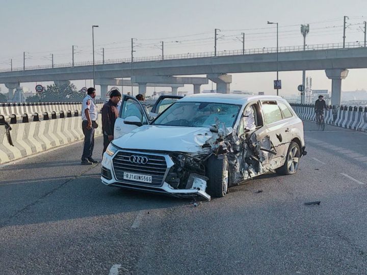 દુર્ઘટના પછી કારની હાલત.