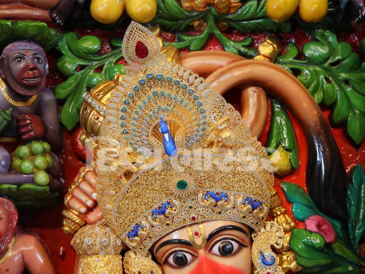 શ્રીકષ્ટભંજન દેવ હનુમાનજીનું સુવર્ણ અને હીરાજડિત મુગટ