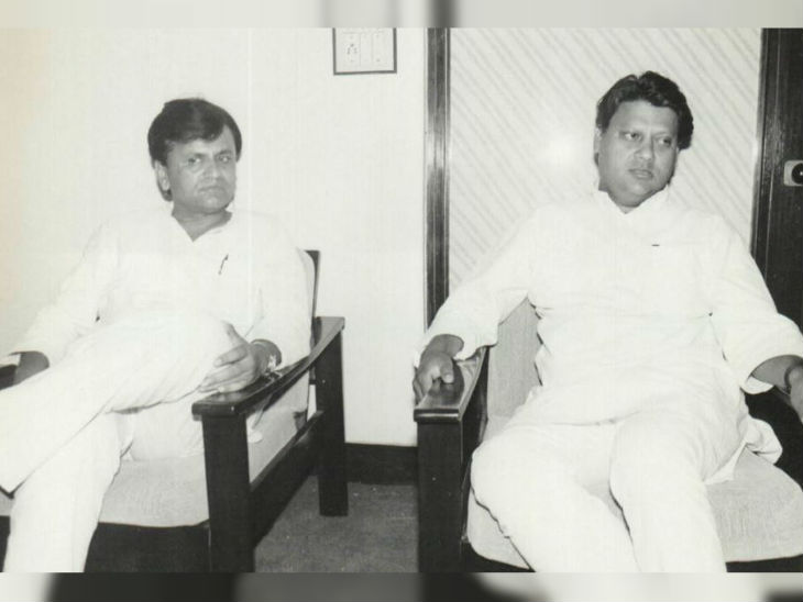 માધવરાવ સિંધિયા સાથે અહેમદ પટેલ