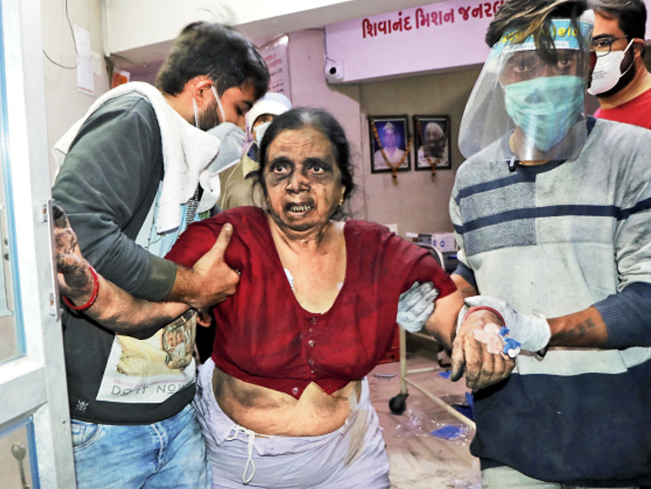 વધુ એક મહિલાને રેસ્ક્યૂ કરવામાં આવી.