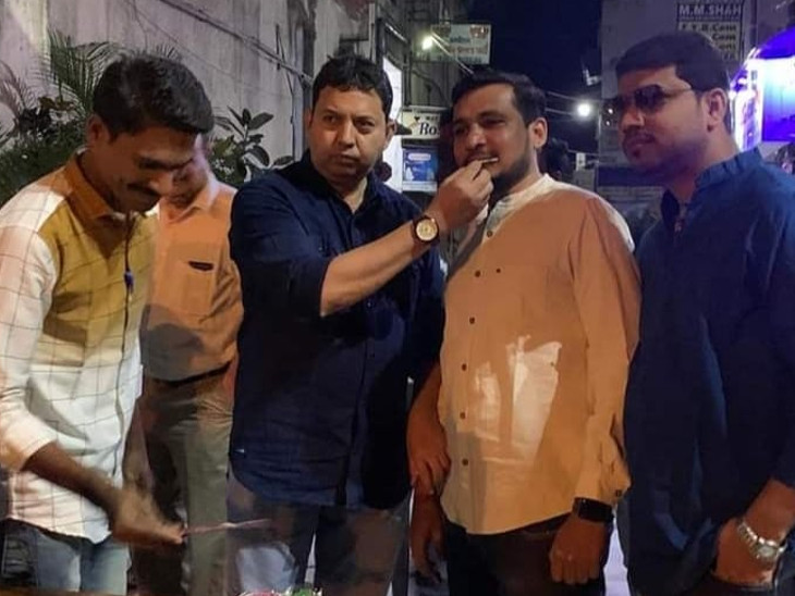 જન્મદિવસની ઉજવણીની તસવીરો સોશિયલ મીડિયામાં વાઈરલ થઇ