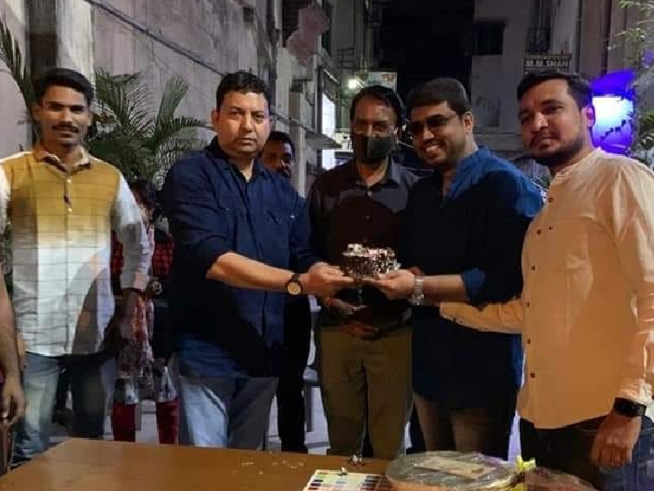 મહામંત્રી સહિત કોઈએ માસ્ક પહેર્યુ નહોતુ