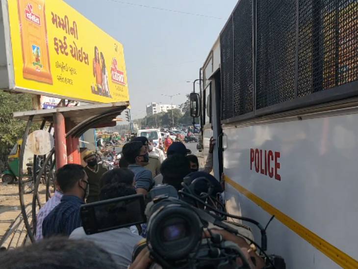 પોલીસે NSUIના કાર્યકરોની ધરપકડ કરી
