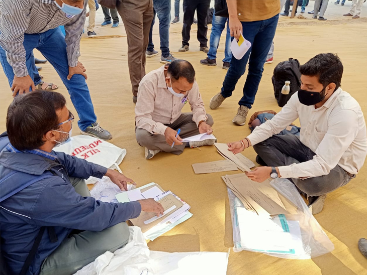 EVM હેઠળ કુલ 10,920 બેલેટીંગ યુનિટ અને 5460 કંટ્રોલ યુનિટ કાર્યરત કરવામાં આવ્યા