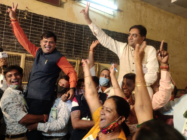 ભાજપના ઉમેદવારોએ જીતની ઉજવણી કરી હતી