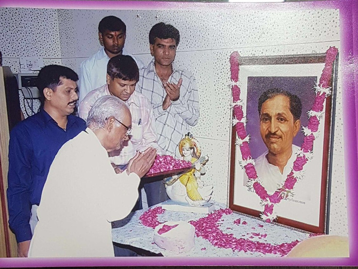 ચિમનકાકા જનસંઘના પાયાના પથ્થર ગણાતા.