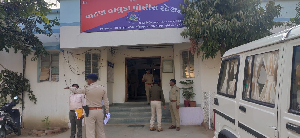 Patan petrol pump employee refuses to lend petrol, driver beats up, police lodge complaint against four persons | માર માર્યાની ફરિયાદ: પાટણમાં પેટ્રોલપંપના કર્મચારીએ ઉધાર પેટ્રોલ આપવાની ના ...