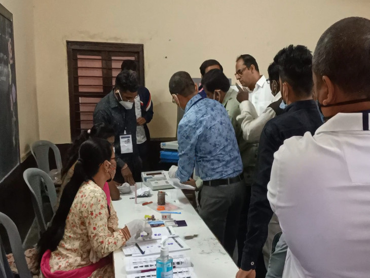 મતદારો ઉમેદવારોનું ભાવિ નક્કી કરશે.