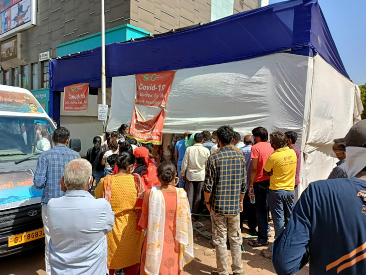 ગાંધીનગર સિવિલ ફરી કોવિડ હોસ્પિટલમાં ફેરવાઈ, જિલ્લામાં એક જ દિવસમાં 50 કેસ, 2 દર્દીનાં મોત|ગાંધીનગર,Gandhinagar - Divya Bhaskar