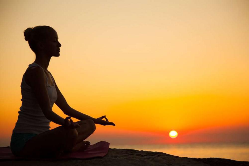 This 5 minute Feel Good Meditation Technique Increases Energy And  Enthusiasm, Feel It | ધ્યાન ધરો: 5 મિનિટની આ ફીલ ગુડ મેડિટેશન ટેક્નિક ઊર્જા  અને ઉત્સાહ વધારે છે, મહામારી દરમિયાન ...
