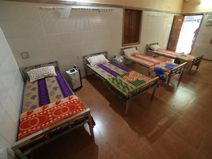ઓક્સિજનની સુવિધા સાથે બેડની વ્યવસ્થા.