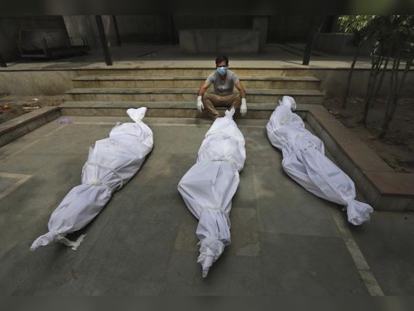 The central government's failure to control the Corona wreaked havoc in India with a second wave, reminiscent of the medieval Berber era. | કોરોનાને કાબૂમાં લેવામાં કેન્દ્ર સરકાર નિષ્ફળ, ભારતમાં બીજી લહેરે તબાહી મચાવી દીધી, જેણે મધ્યકાલીન બર્બર યુગની યાદ અપાવી - Vimarsana News