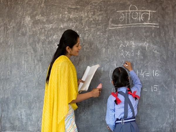 કેન્દ્ર સરકારે TET ક્વોલિફાઈંગ સર્ટિફિકેટની વેલિડિટી 7 વર્ષથી વધારીને લાઈફટાઈમ કરી, અનેક શિક્ષકોને ફાયદો થશે|યુટિલિટી,Utility - Divya Bhaskar