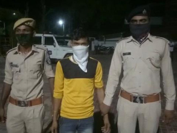Three misdemeanors on Sagira in the canteen of Siddhpur Homoeopathic College | સિદ્ધપુરમાં હોમિયોપેથિક કોલેજની કેન્ટીનમાં 16 વર્ષીય સગીરા પર સાથી કર્મીએ ધમકી આપી ત્રણ વખત દુષ્કર્મ આચર્યું - Vimarsana News