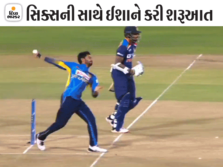 ईशा ने अपने वनडे करियर की शुरुआत छक्के से की थी।