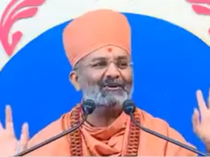 સ્વામીનો વીડિયો આમ આદમી પાર્ટી દ્વારા સોશિયલ મીડિયામાં પોસ્ટ સ્વરૂપે મૂકીને વાઈરલ કરવામાં આવી રહ્યો છે