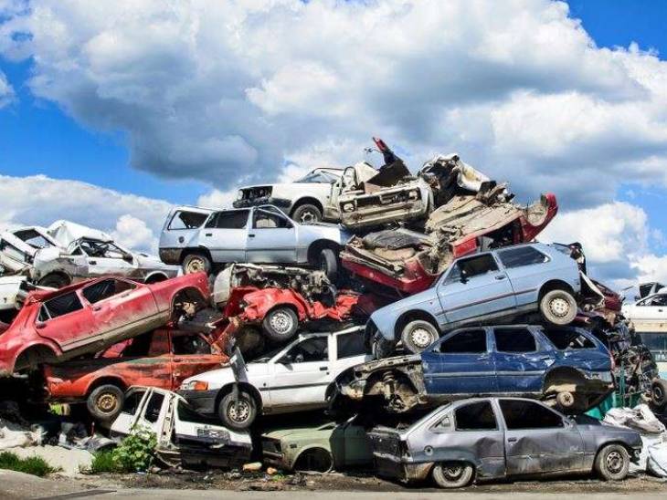 Gujarat's 15-year-old vehicles will have to be scrapped, Union Minister Nitin Gadkari will announce in Gandhinagar on August 13. | ગુજરાતનાં 15 વર્ષ જૂનાં સવા કરોડ જેટલાં વાહનો 'ભંગાર'માં આપી દેવાં પડશે, 13 ઓગસ્ટે કેન્દ્રીય મંત્રી નીતિન ગડકરી ગાંધીનગરમાં જાહેરાત કરશે - Vimarsana News