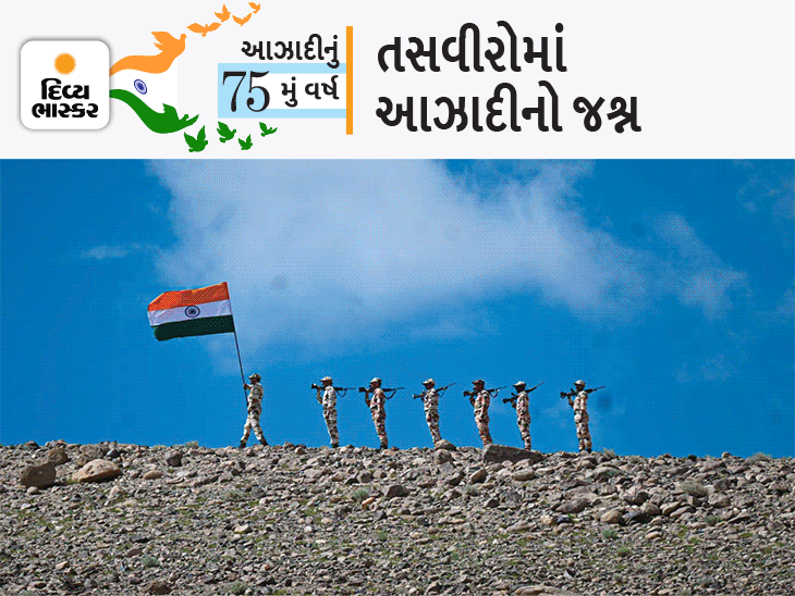 75th Independence Day । Flower Rain By Helicopter । INS Ranvijay । Red Fort । Prime Minister Narendra Modi | કેસરી પાઘડી પહેરી મોદીએ બાપૂની સમાધિની પરિક્રમા કરી; સેનાએ 18 હજાર ફૂટની ઉંચાઈ પર ત્રિરંગો લહેરાવ્યો - Vimarsana News