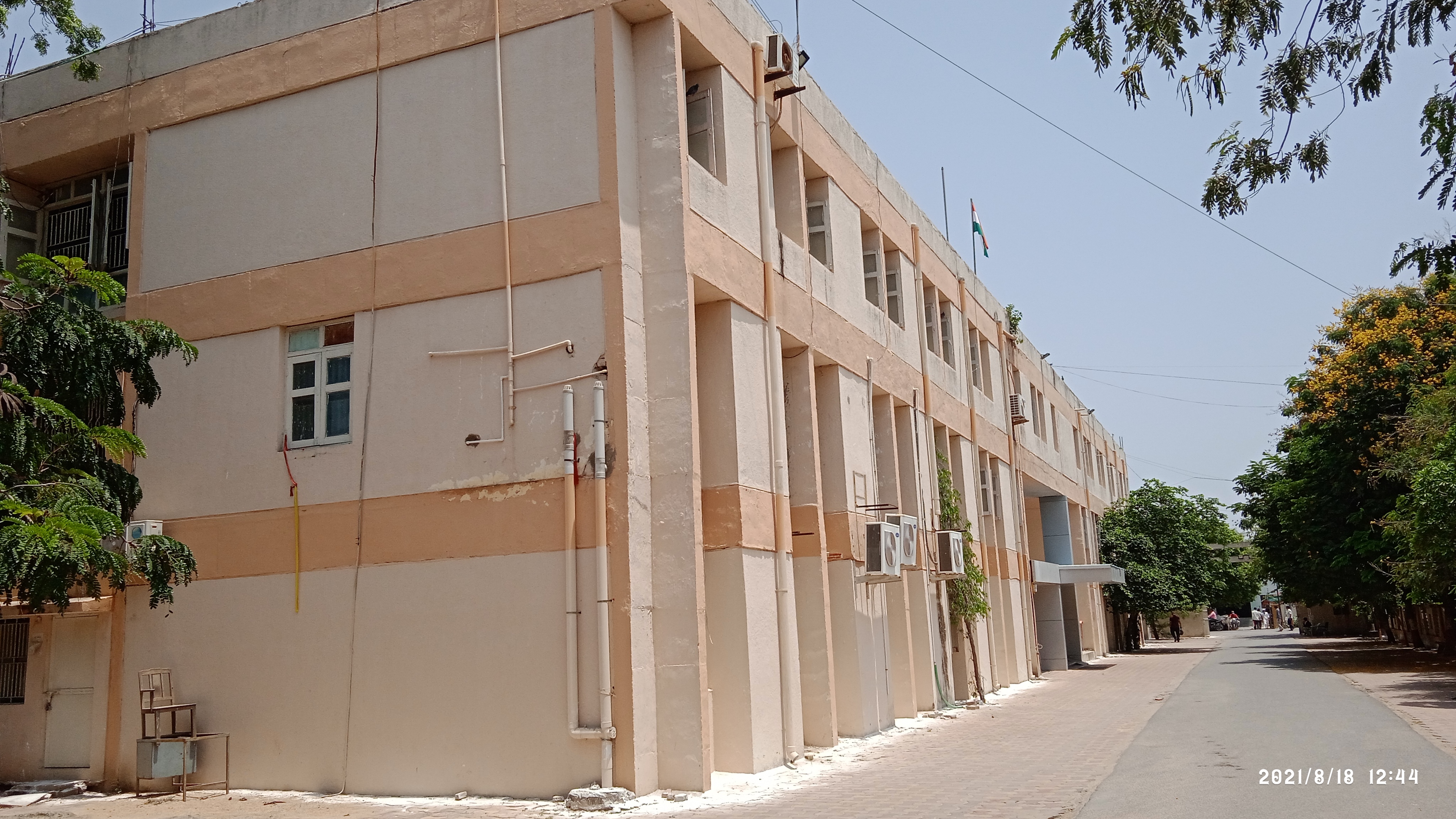 Banaskantha district office will be shifted near Sadarpur village of  Palanpur, seven acres of land will be cultivated